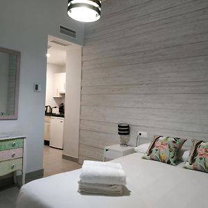 Studio met een Queen Size Bed met de Toegang voor Gehandicapten